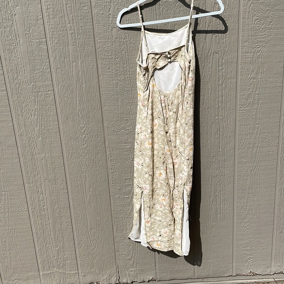 American Eagle floral print midi sundress with open back. Size S - Picture 2 of 4